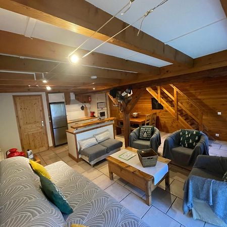 Le Chal Heureux Bel Appartement Dans Vieille Ferme De Montagne Renovee Les Orres Luaran gambar