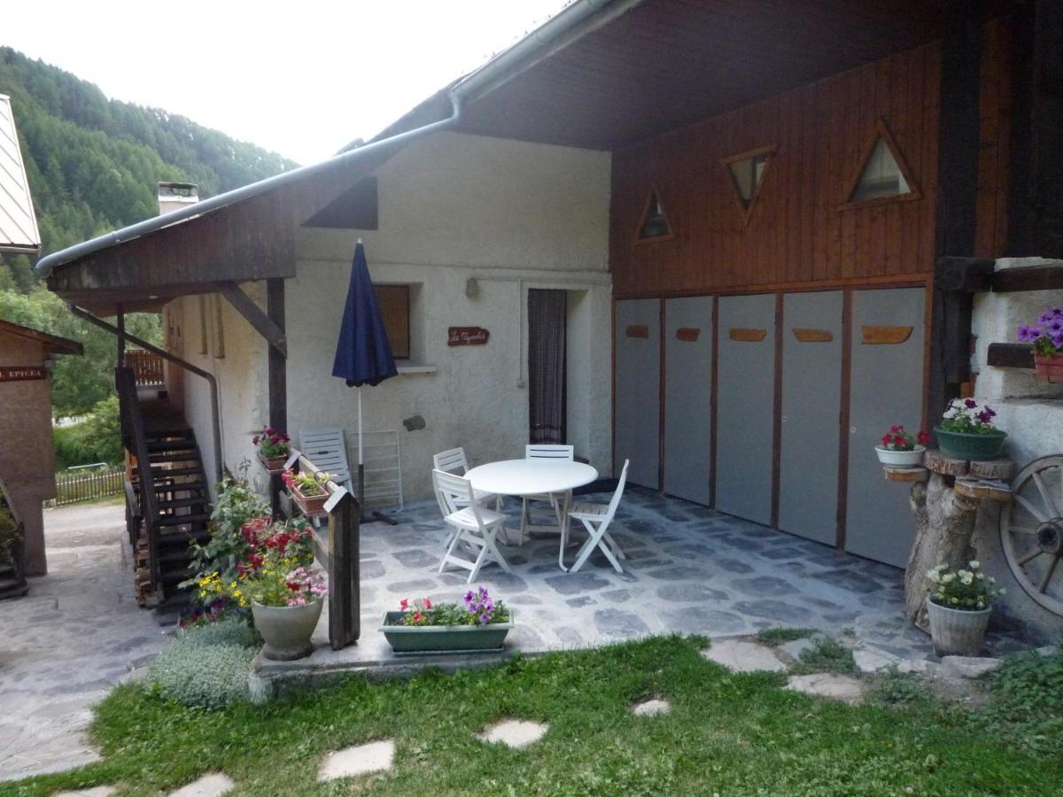 Le Chal Heureux Bel Appartement Dans Vieille Ferme De Montagne Renovee Les Orres Luaran gambar