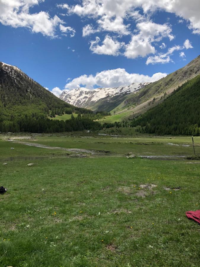 Le Chal Heureux Bel Appartement Dans Vieille Ferme De Montagne Renovee Les Orres Luaran gambar