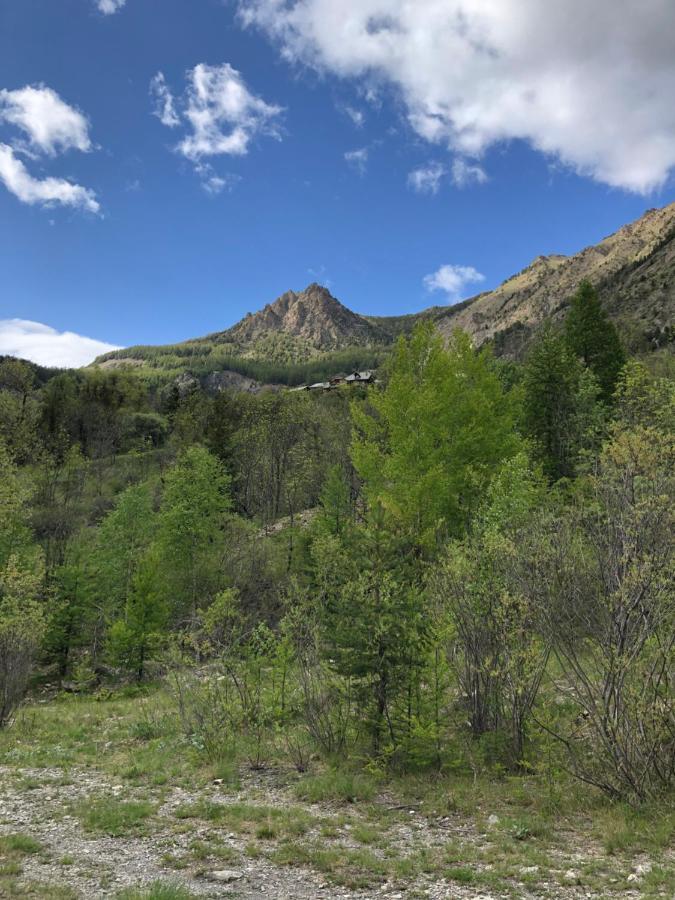Le Chal Heureux Bel Appartement Dans Vieille Ferme De Montagne Renovee Les Orres Luaran gambar