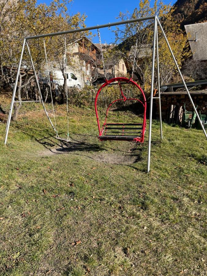 Le Chal Heureux Bel Appartement Dans Vieille Ferme De Montagne Renovee Les Orres Luaran gambar