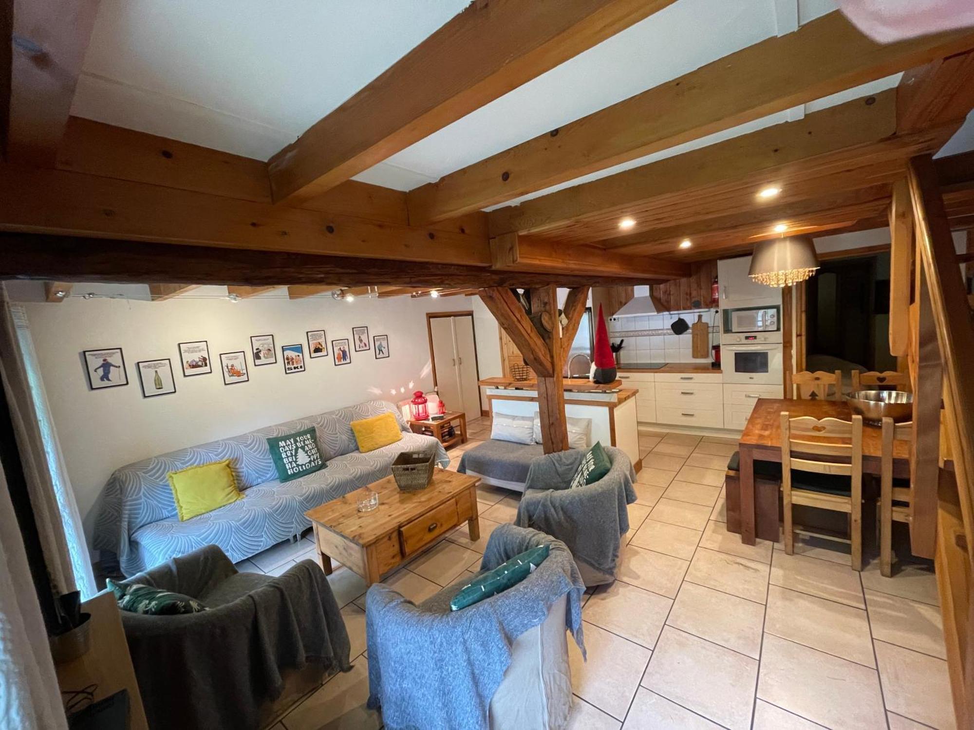 Le Chal Heureux Bel Appartement Dans Vieille Ferme De Montagne Renovee Les Orres Luaran gambar