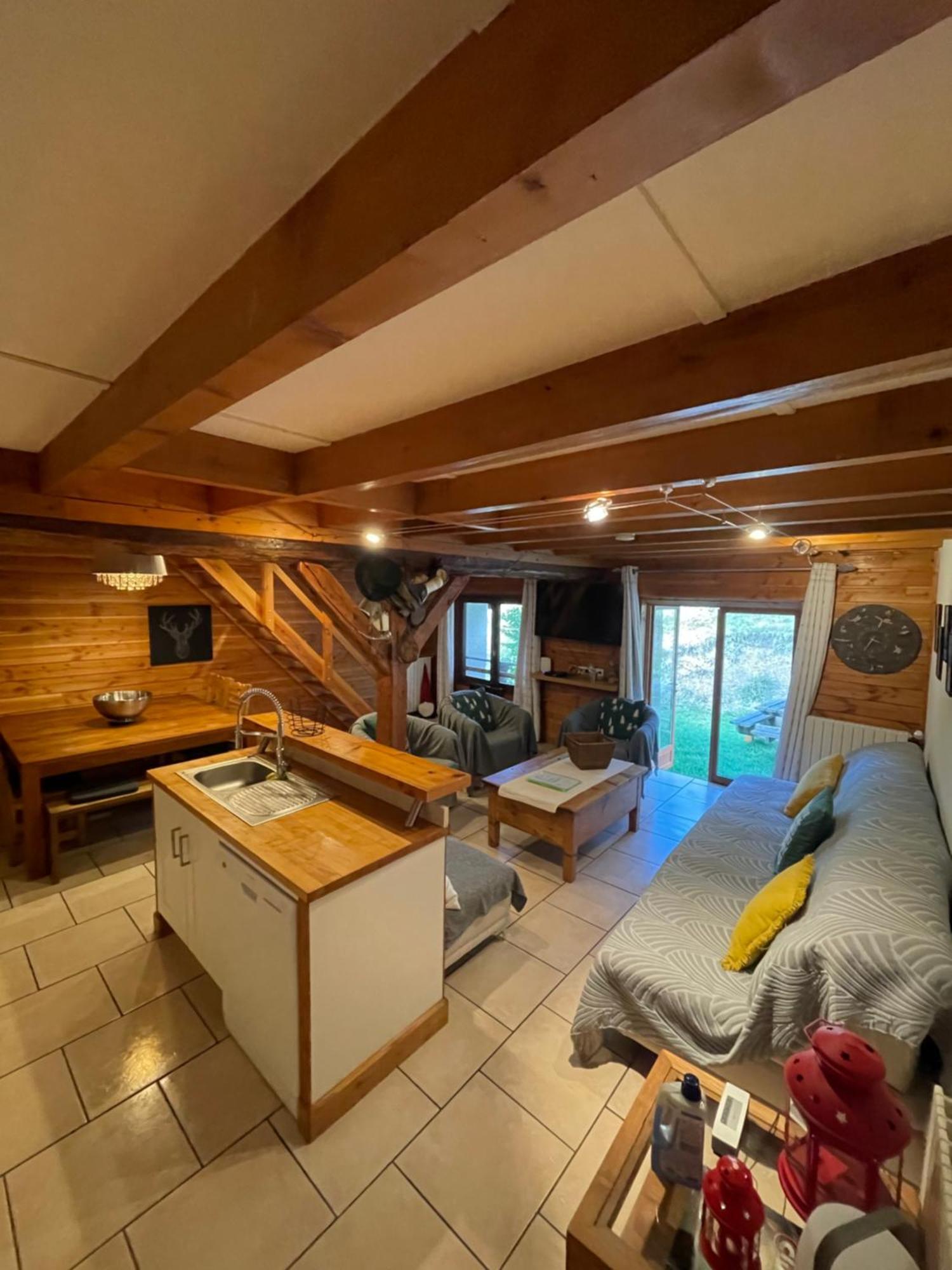 Le Chal Heureux Bel Appartement Dans Vieille Ferme De Montagne Renovee Les Orres Luaran gambar