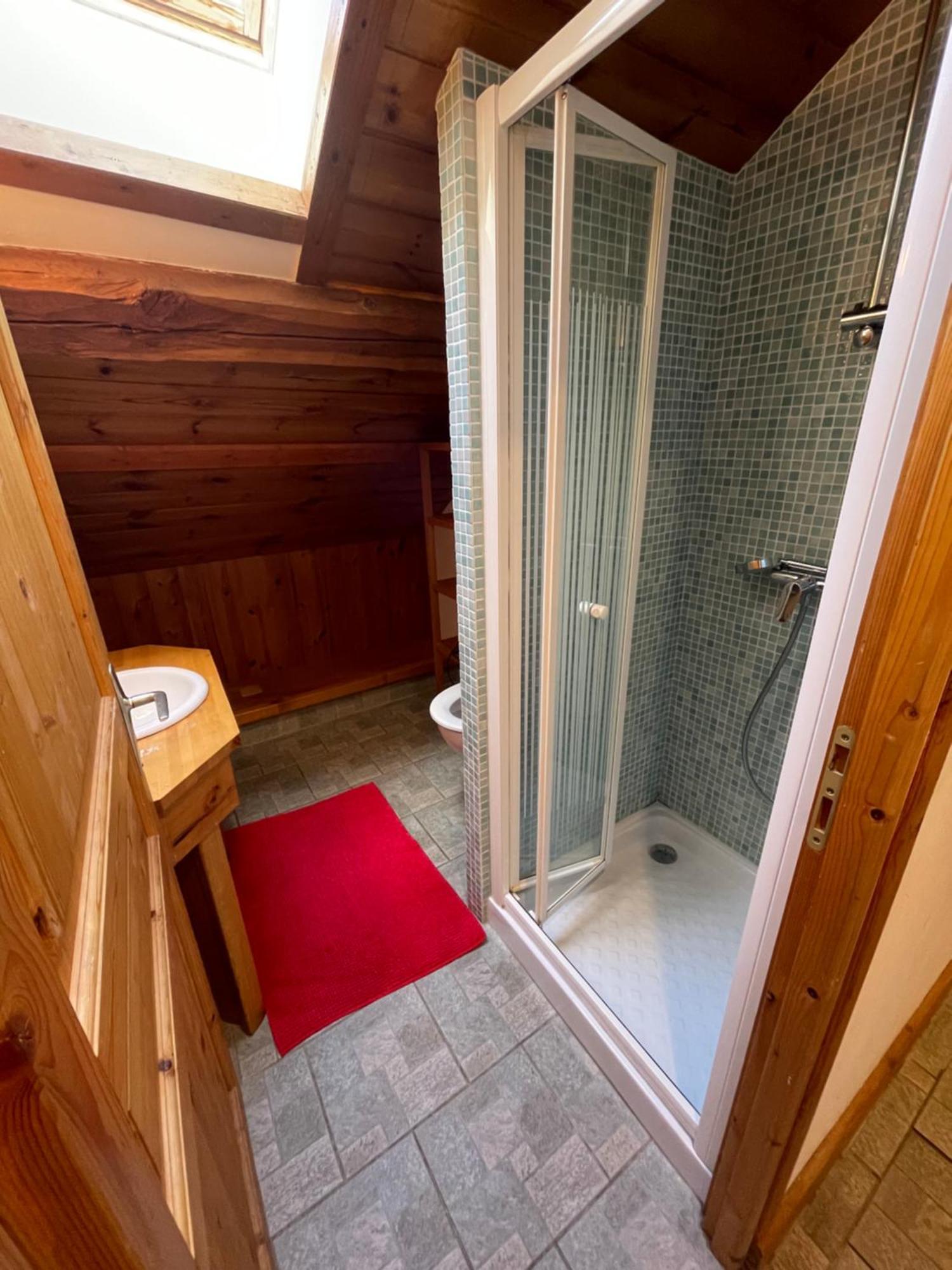 Le Chal Heureux Bel Appartement Dans Vieille Ferme De Montagne Renovee Les Orres Luaran gambar