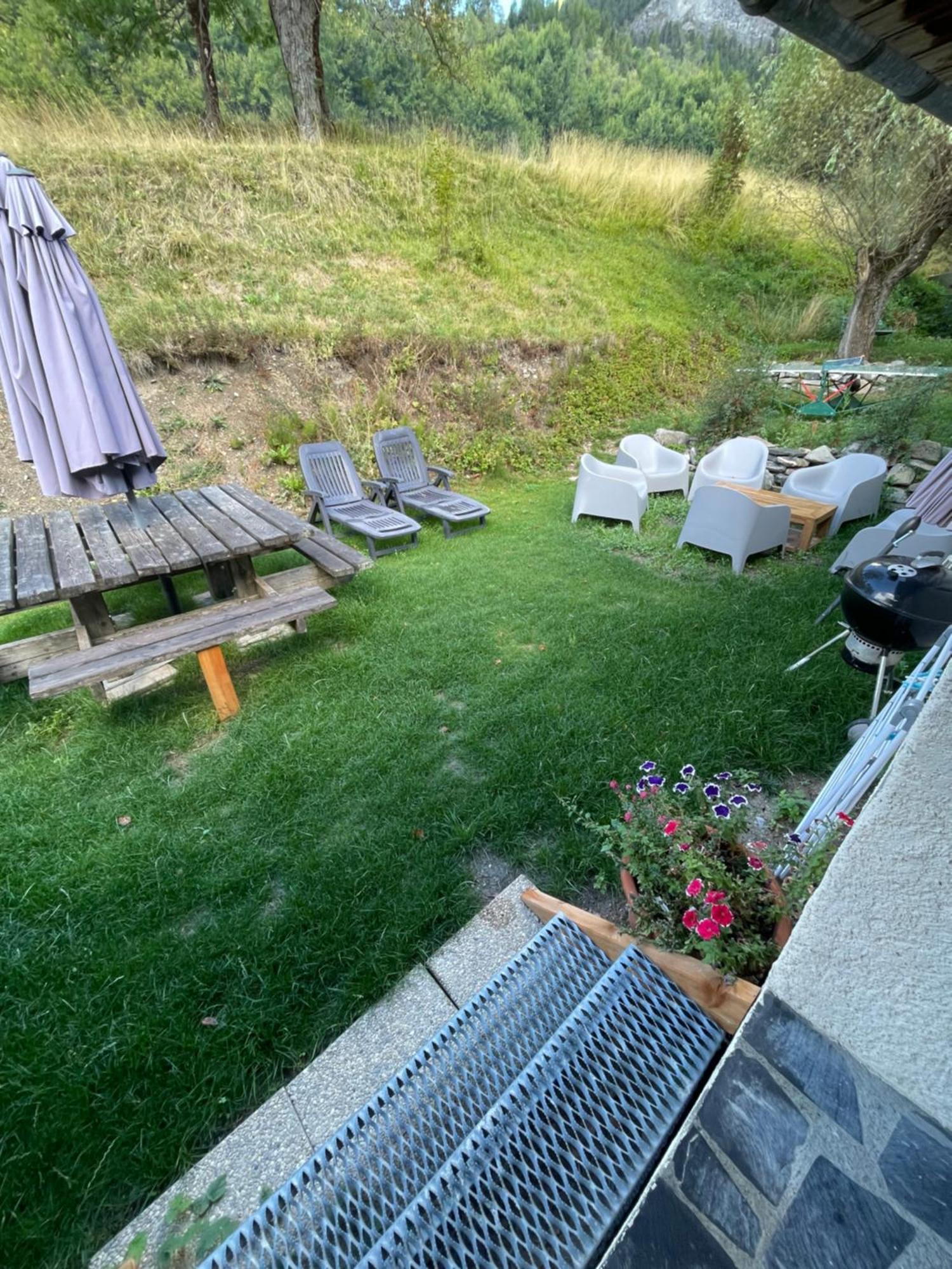 Le Chal Heureux Bel Appartement Dans Vieille Ferme De Montagne Renovee Les Orres Luaran gambar